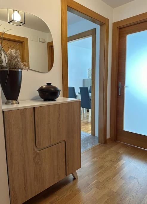Studio 14 + Garaje Incluido. Nuevo, Elegante, Acogedor. Haro Exterior foto